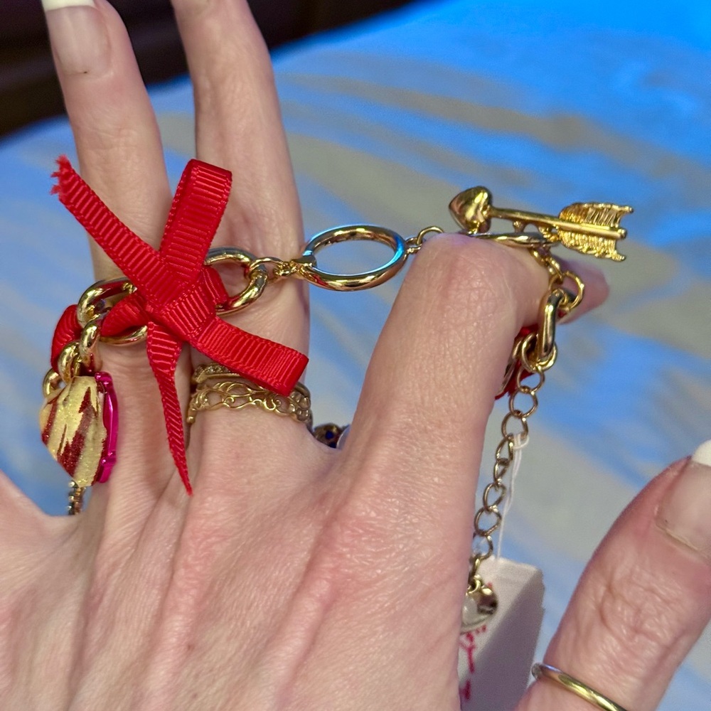 Festive Xmas Gold and Red Charm Bracelet - Picture 11 of 11